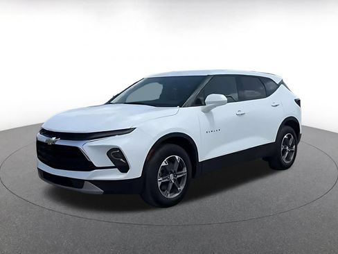 Used 2025 Chevrolet Blazer LT FWD image 7