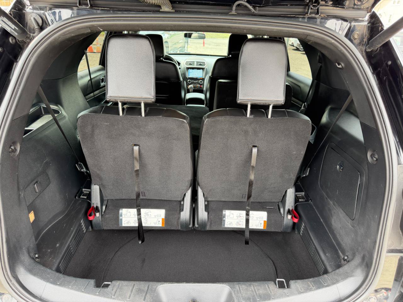 Used 2018 Ford Explorer XLT w/ Equipment Group 202A AWD/4WD image 36