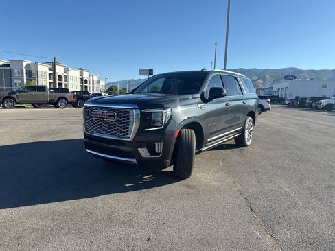 Used 2022 GMC Yukon Denali w/ Denali Premium Package AWD/4WD image 12