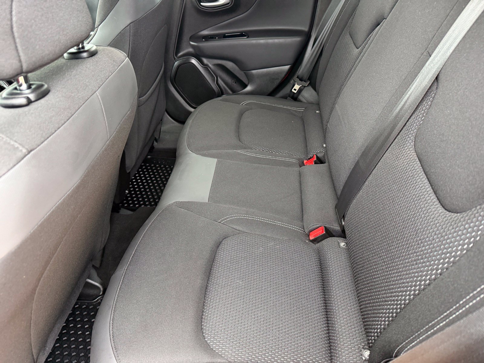 Used 2023 Jeep Renegade Altitude AWD/4WD image 18