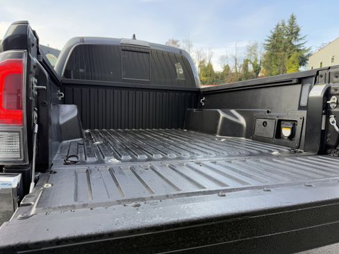 Certified 2023 Toyota Tacoma TRD Off-Road image 32