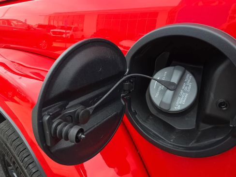 Used 2024 Jeep Wrangler Sahara w/ Technology Group image 11