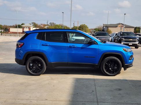 New 2026 Jeep Compass Latitude image 7