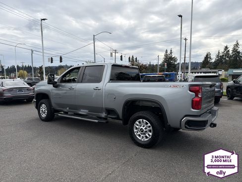 Used 2024 Chevrolet Silverado 2500 LT w/ Convenience Package AWD/4WD image 3