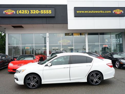 Used 2017 Honda Accord Sport Special Edition image 2