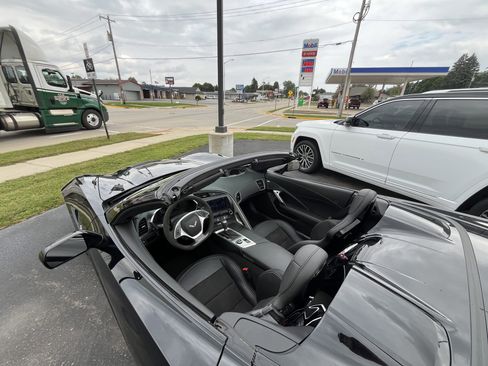 Used 2016 Chevrolet Corvette Stingray Convertible image 14