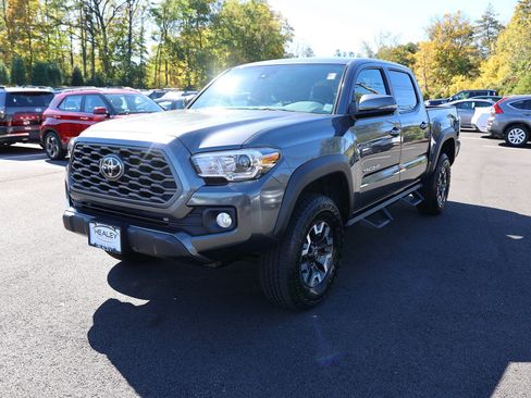 Used 2021 Toyota Tacoma TRD Off-Road w/ Technology Package image 3