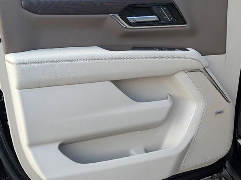 Used 2025 GMC Yukon Denali image 12