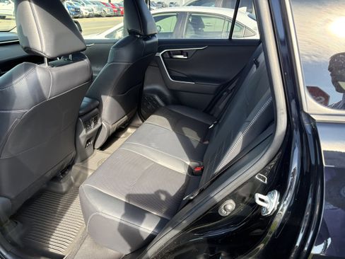 Used 2020 Toyota RAV4 Limited AWD/4WD image 7