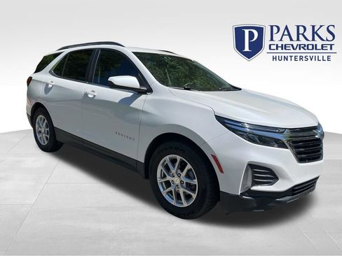Used 2022 Chevrolet Equinox LT image 1