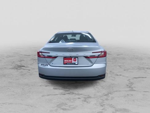 Used 2026 Toyota Camry LE FWD image 9