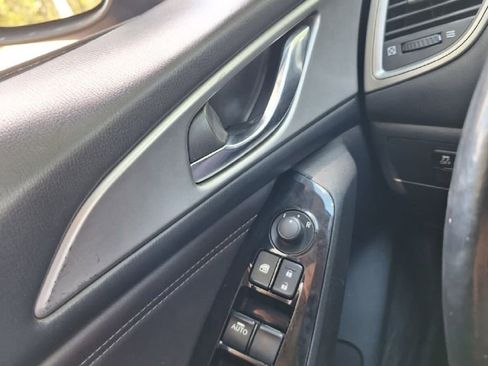 Used 2018 MAZDA MAZDA3 Touring image 23