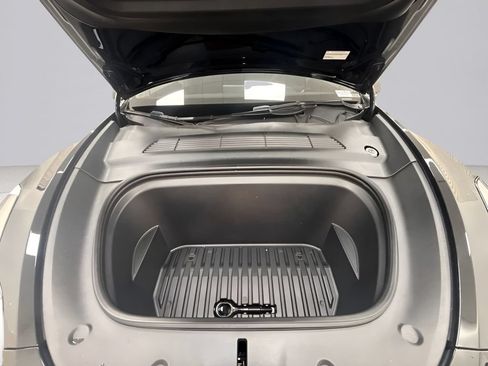 Used 2023 Tesla Model Y Long Range AWD/4WD image 25