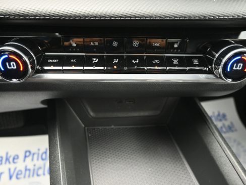 Used 2026 Chevrolet Equinox LT w/ Convenience Package II FWD image 16