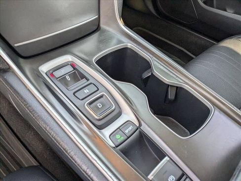 Used 2018 Honda Accord Touring image 11