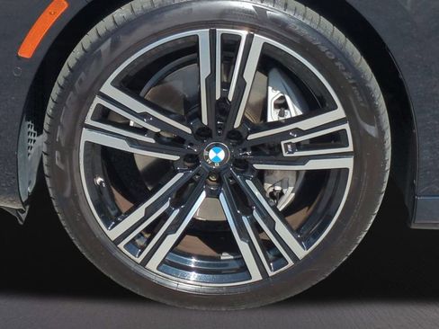 Used 2023 BMW 740i w/ Parking Assistance Package RWD image 20