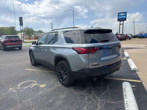 Used 2023 Chevrolet Traverse RS image 5