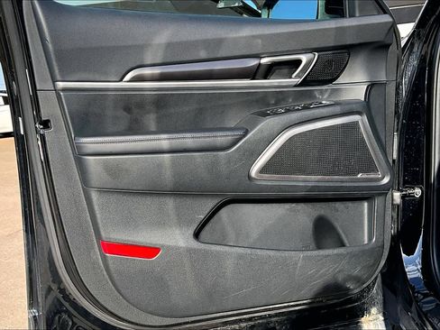 Used 2025 Kia Telluride S image 20