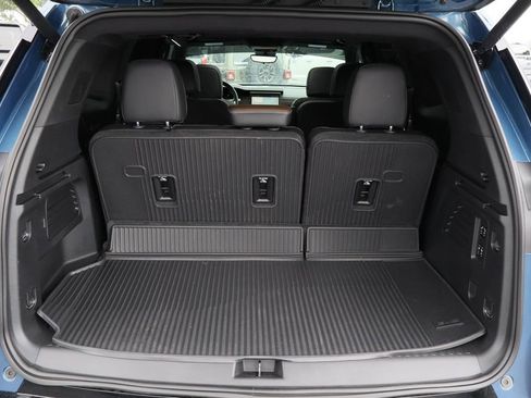 Certified 2026 GMC Acadia Denali Ultimate w/ LPO, Floor Liner Package image 28