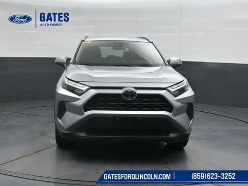 Used 2025 Toyota RAV4 XLE AWD/4WD image 5