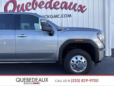 Used 2024 GMC Sierra 3500 Denali w/ Denali Reserve Package image 34
