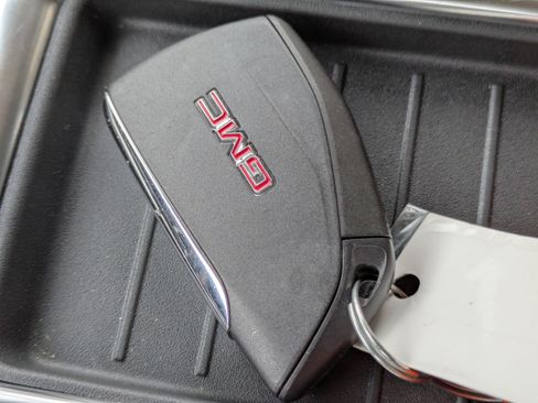 Used 2024 GMC Yukon Denali w/ LPO, Floor Liner Package image 25