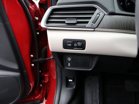 Certified 2018 Honda Accord EX image 28