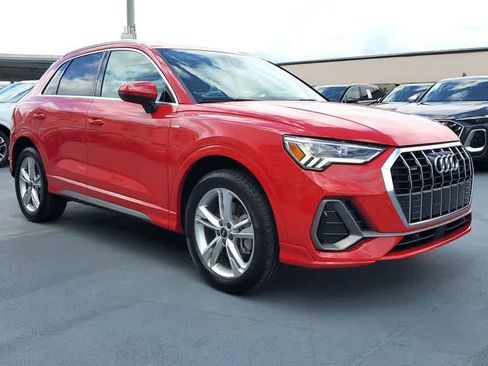Certified 2023 Audi Q3 2.0T Premium w/ Convenience Package AWD/4WD image 8