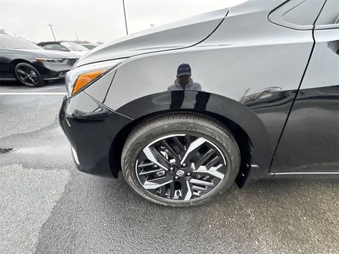 New 2025 Nissan Versa SR image 10