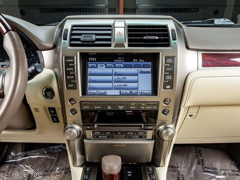 Used 2013 Lexus GX 460 image 24