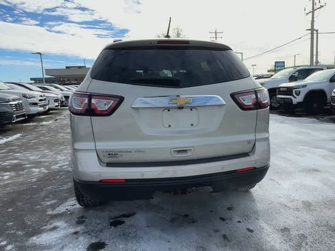Used 2017 Chevrolet Traverse LT w/ Style and Technology Package image 7