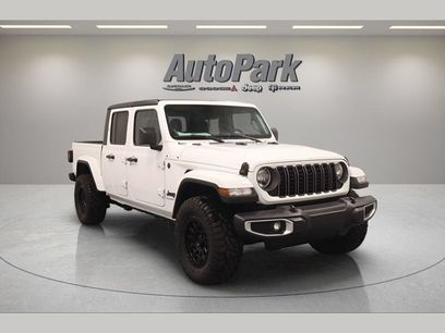 Used 2025 Jeep Gladiator Sport