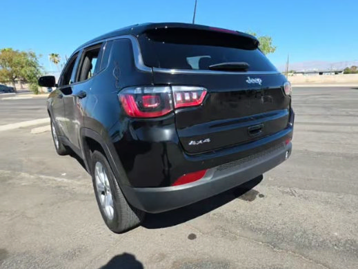 Used 2025 Jeep Compass Sport AWD/4WD image 3