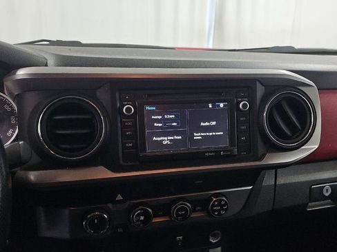 Used 2016 Toyota Tacoma SR5 w/ Towing Package AWD/4WD image 8