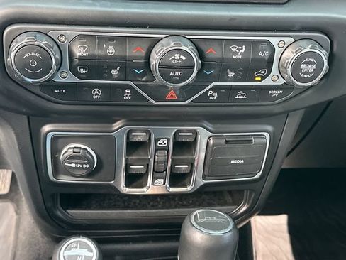 Used 2023 Jeep Gladiator Overland AWD/4WD image 25