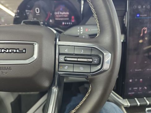 Certified 2024 GMC Acadia Denali w/ Super Cruise Package image 19