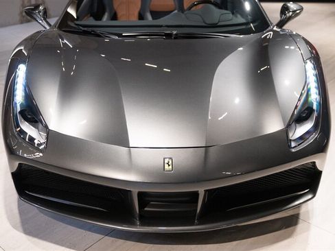 Used 2018 Ferrari 488 Spider RWD image 7