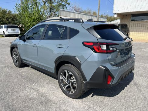 Used 2025 Subaru Crosstrek 2.0i Premium image 8