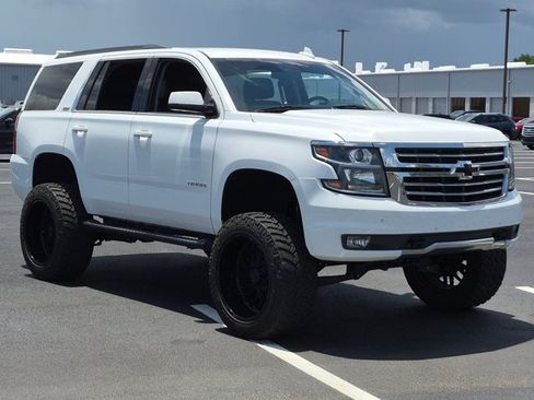 Used 2020 Chevrolet Tahoe LT w/ Luxury Package AWD/4WD image 3