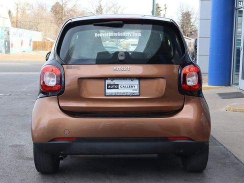 Used 2016 smart fortwo passion image 3