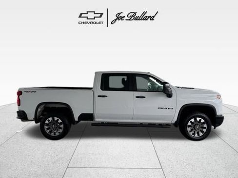Used 2024 Chevrolet Silverado 2500 Custom w/ Custom Convenience Package image 7