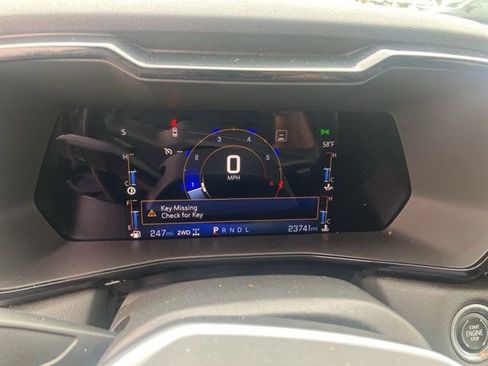 Used 2023 Chevrolet Colorado LT w/ LT Convenience Package II AWD/4WD image 17