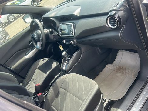 Used 2019 Nissan Kicks SV FWD image 17