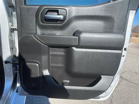 Used 2019 Chevrolet Silverado 1500 Custom w/ Custom Value Package image 15