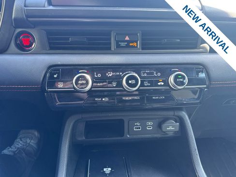 Used 2025 Honda Pilot TrailSport image 27