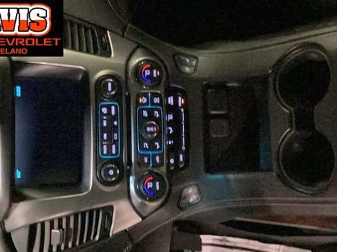 Used 2018 Chevrolet Suburban LT AWD/4WD image 18