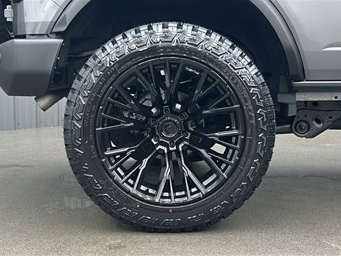 Used 2024 Ford Bronco Wildtrak image 12