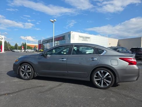 Used 2017 Nissan Altima 2.5 SR FWD image 8