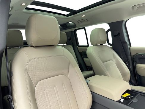 Used 2022 Land Rover Defender 110 SE image 48