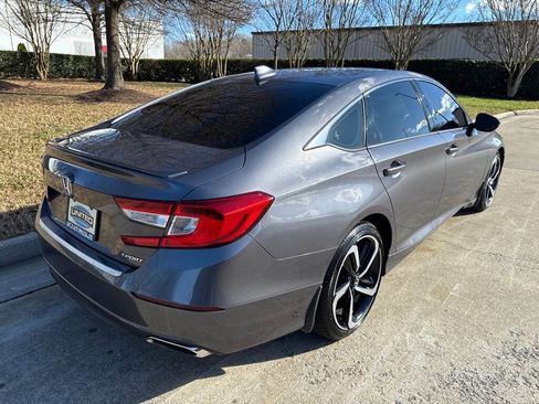 Used 2018 Honda Accord Sport image 3